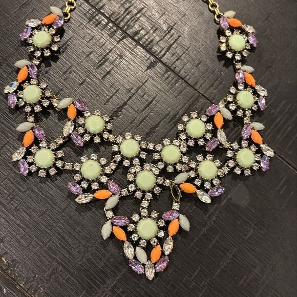 J. Crew Gold Tone Bib Style Pastel Rhinestone Statement Necklace Floral​​​​​​ - Picture 2 of 7